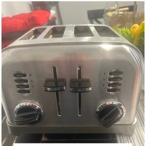 Cuisinart Stainless Steel 4-Slice Toaster - Silver